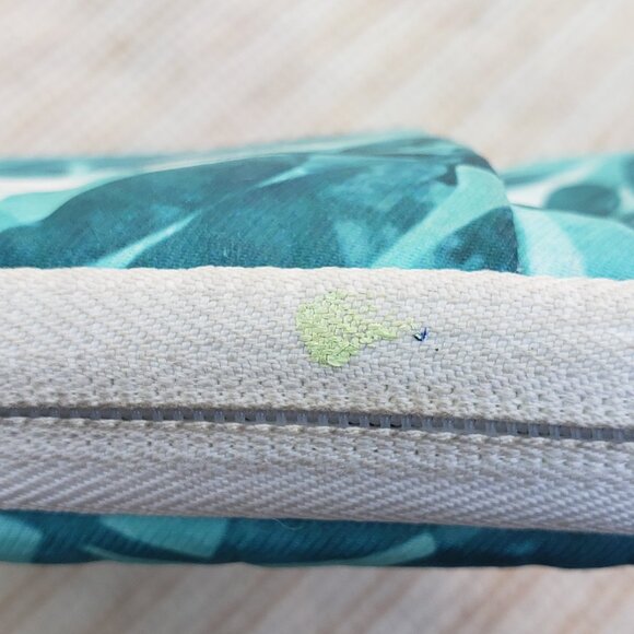 Kinmac olive leaf 360 waterproof 11 - 12.9" laptop sleeve - Picture 7 of 7